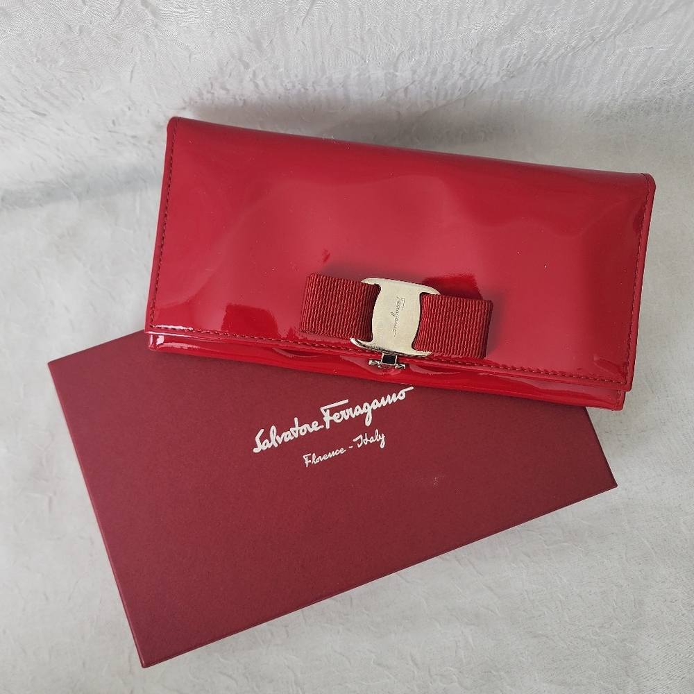 Auth Salvatore Ferragamo Red Long Wallet